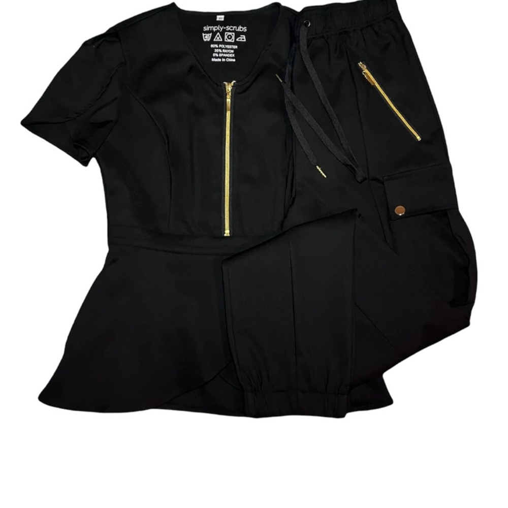 Tulip shaped scrub set by simply scrubs...nwt!!! Black size large.